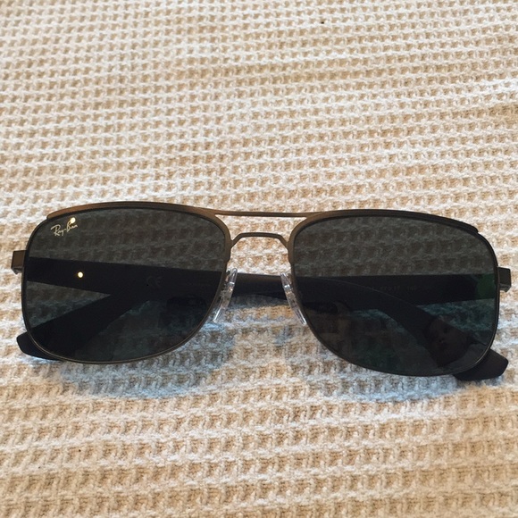 Brand New Ray-Ban sunglasses